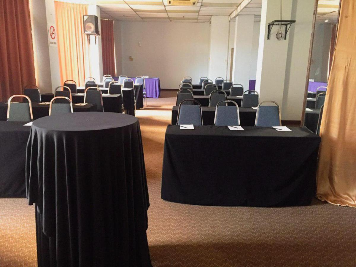 Hotel Grand Crystal Alor Setar Bagian luar foto