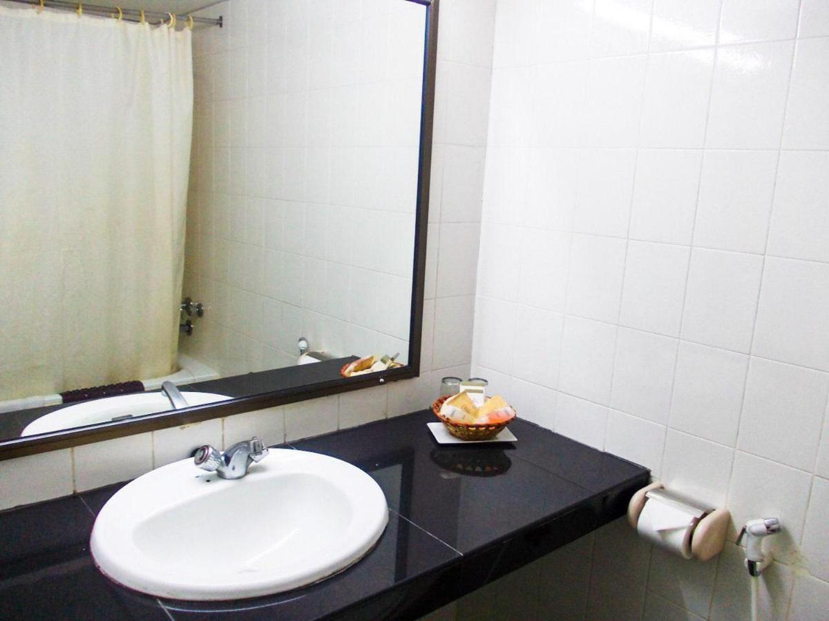 Hotel Grand Crystal Alor Setar Bagian luar foto