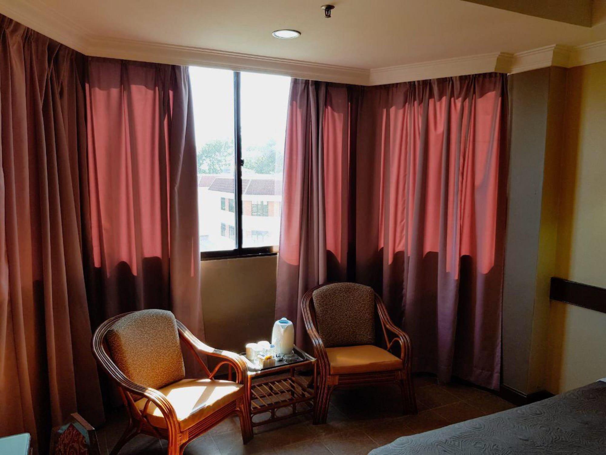 Hotel Grand Crystal Alor Setar Bagian luar foto