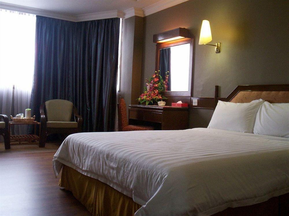 Hotel Grand Crystal Alor Setar Bagian luar foto