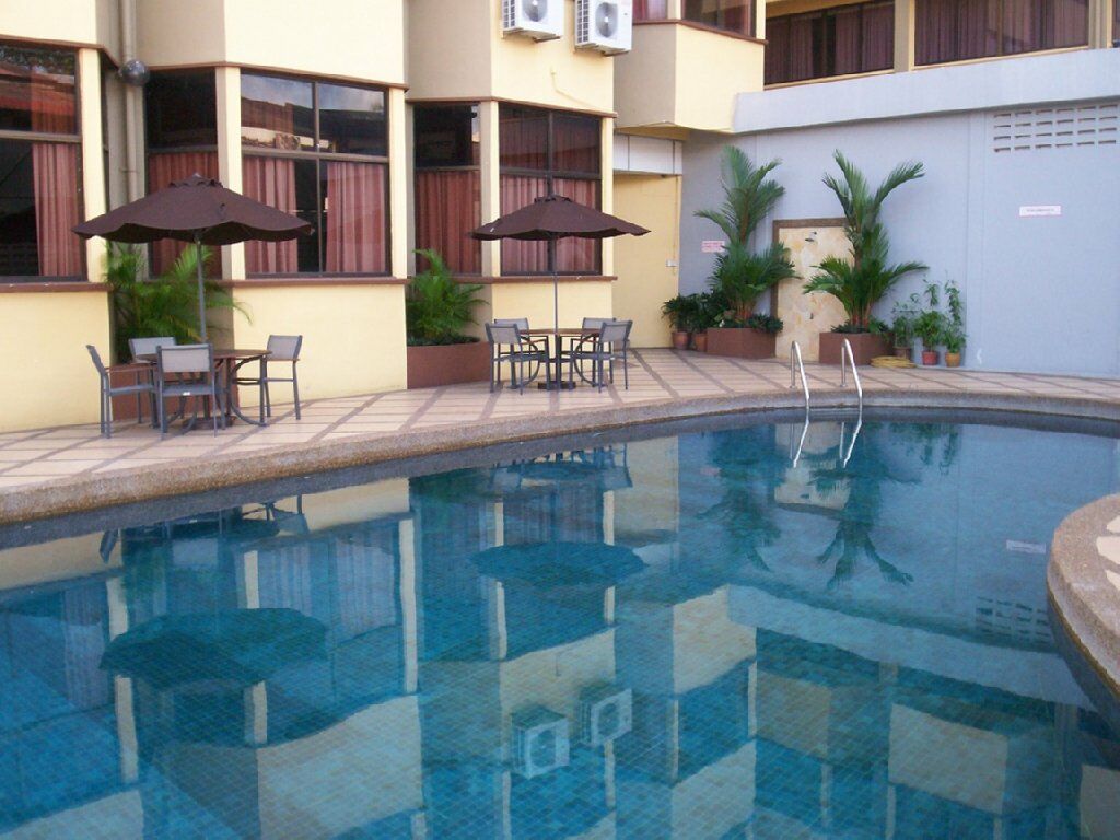 Hotel Grand Crystal Alor Setar Bagian luar foto